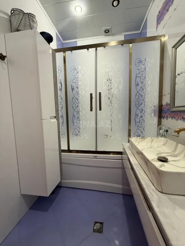 Satılır 3 otaqlı mənzil 154 m²