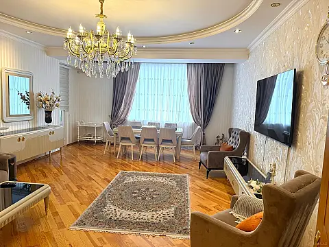 Satılır 3 otaqlı mənzil 154 m²