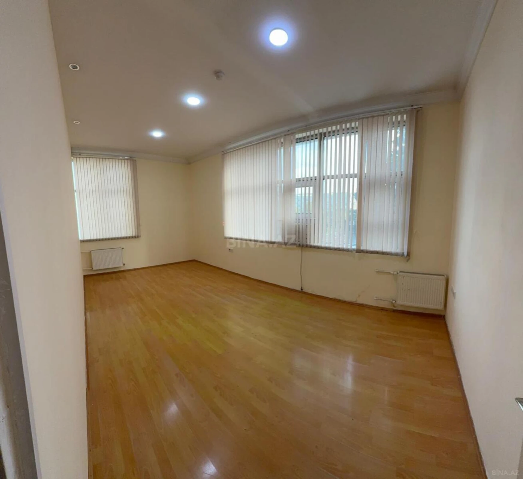 Kirayə verilir 6 otaqlı ofis 255 m²