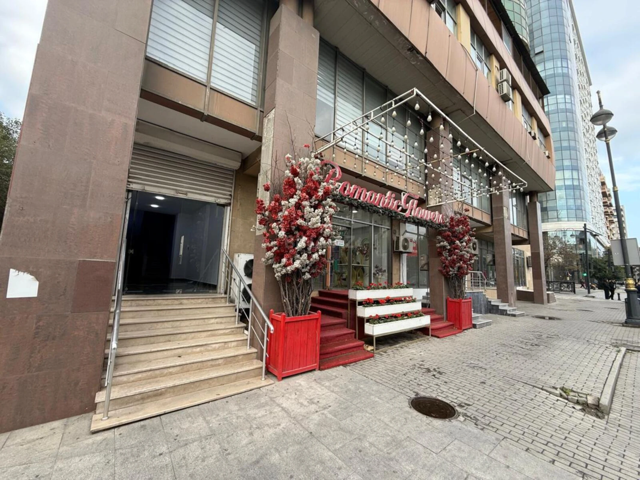 Kirayə verilir 6 otaqlı ofis 255 m²