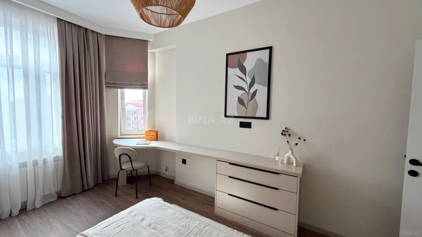 Satılır 2 otaqlı mənzil 61 m²