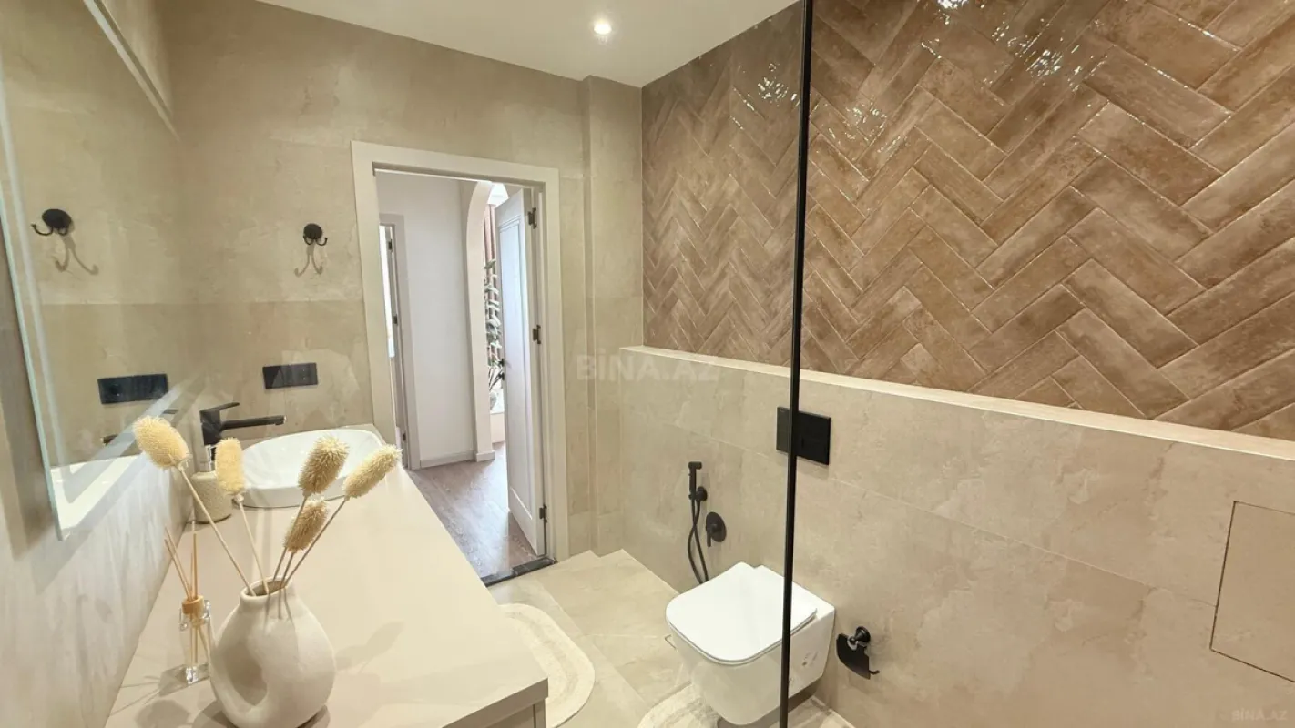 Satılır 2 otaqlı mənzil 61 m²