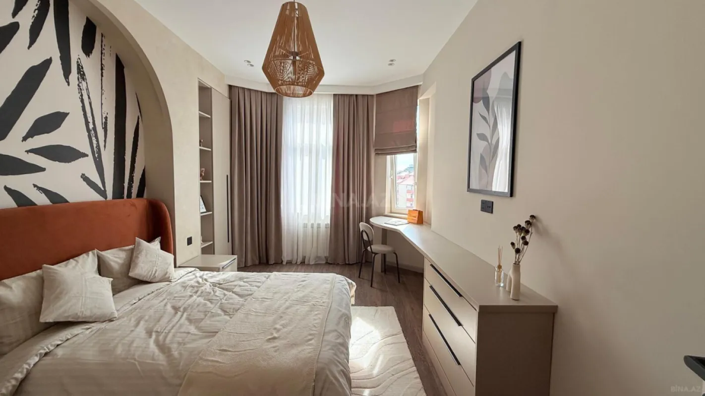 Satılır 2 otaqlı mənzil 61 m²