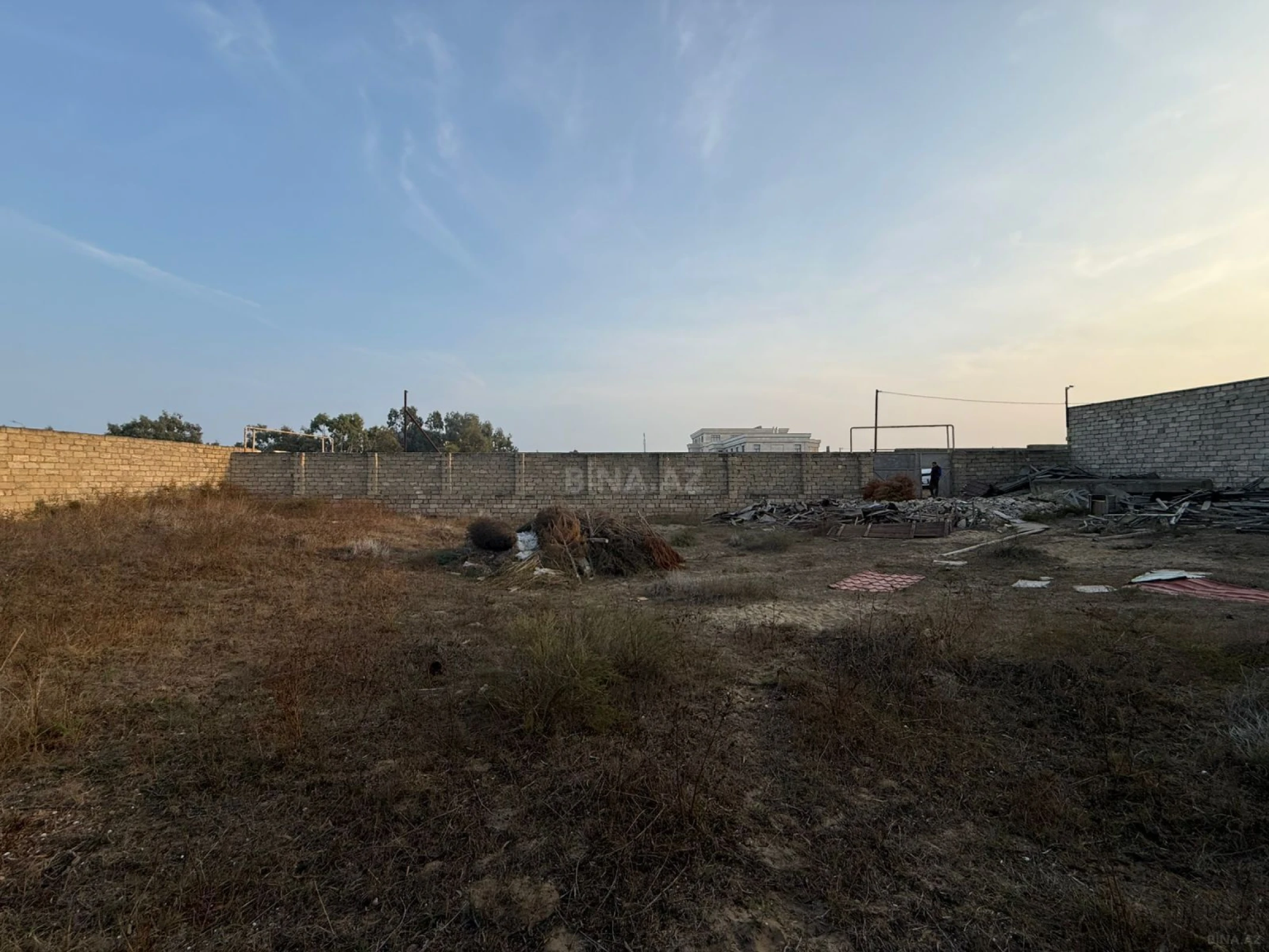 Satılır torpaq sahəsi 12 m²