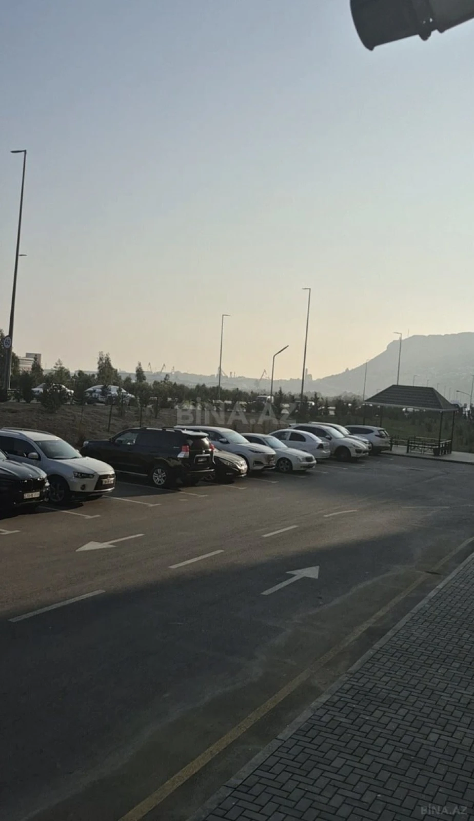 Satılır 2 otaqlı mənzil 83 m²