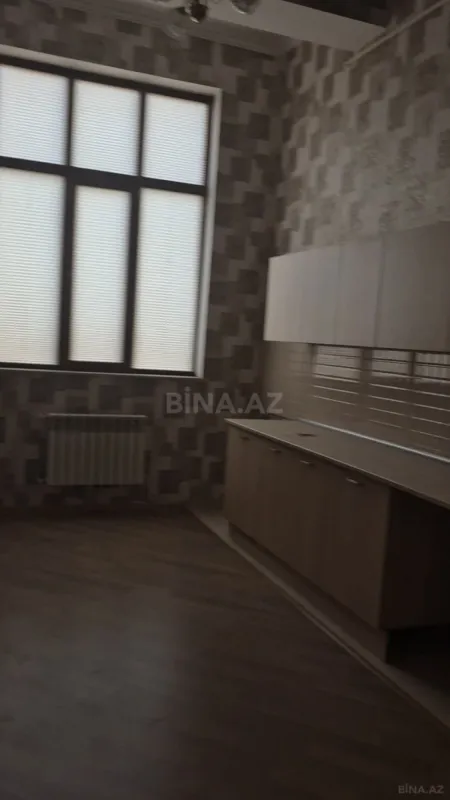 Satılır 2 otaqlı mənzil 83 m²