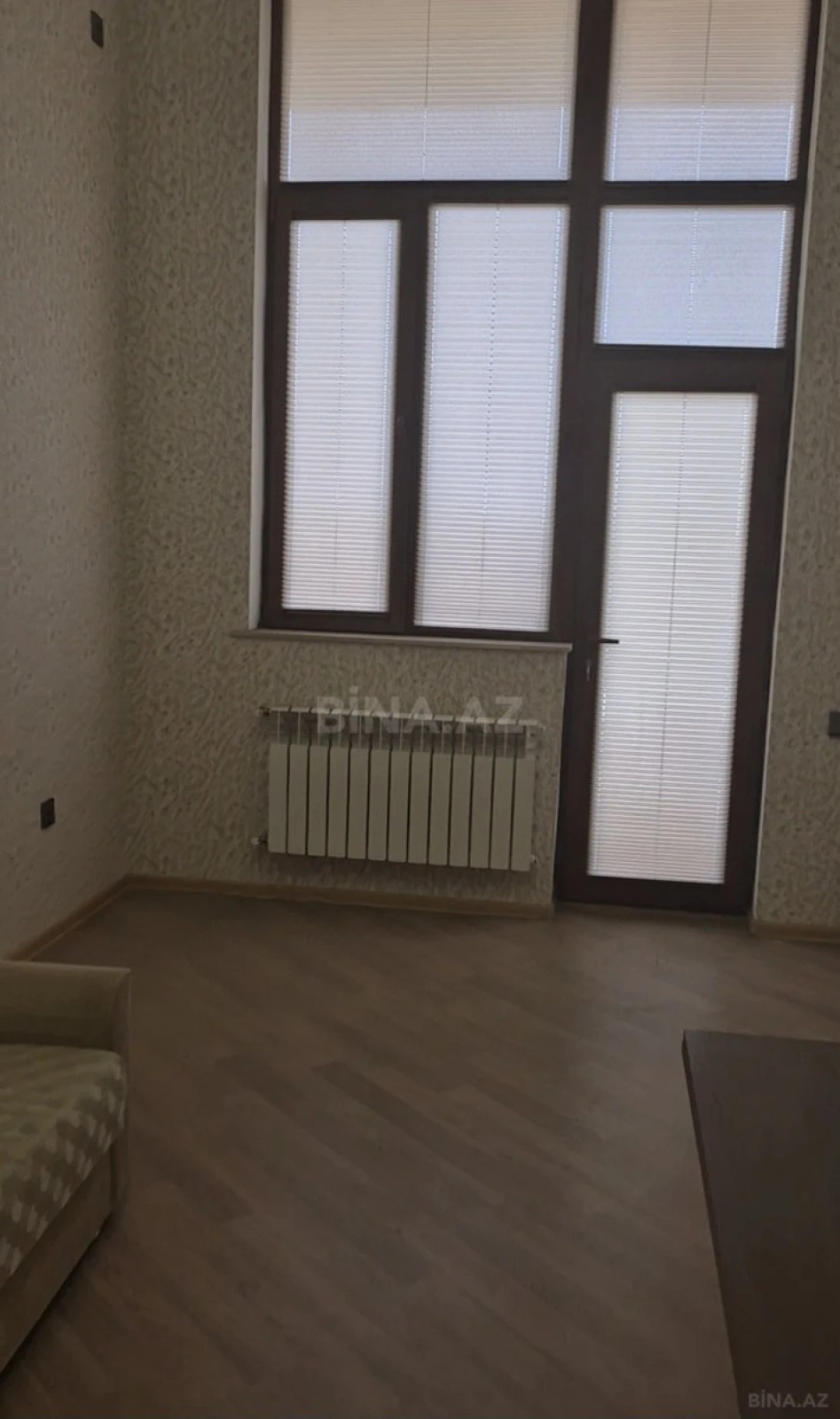 Satılır 2 otaqlı mənzil 83 m²
