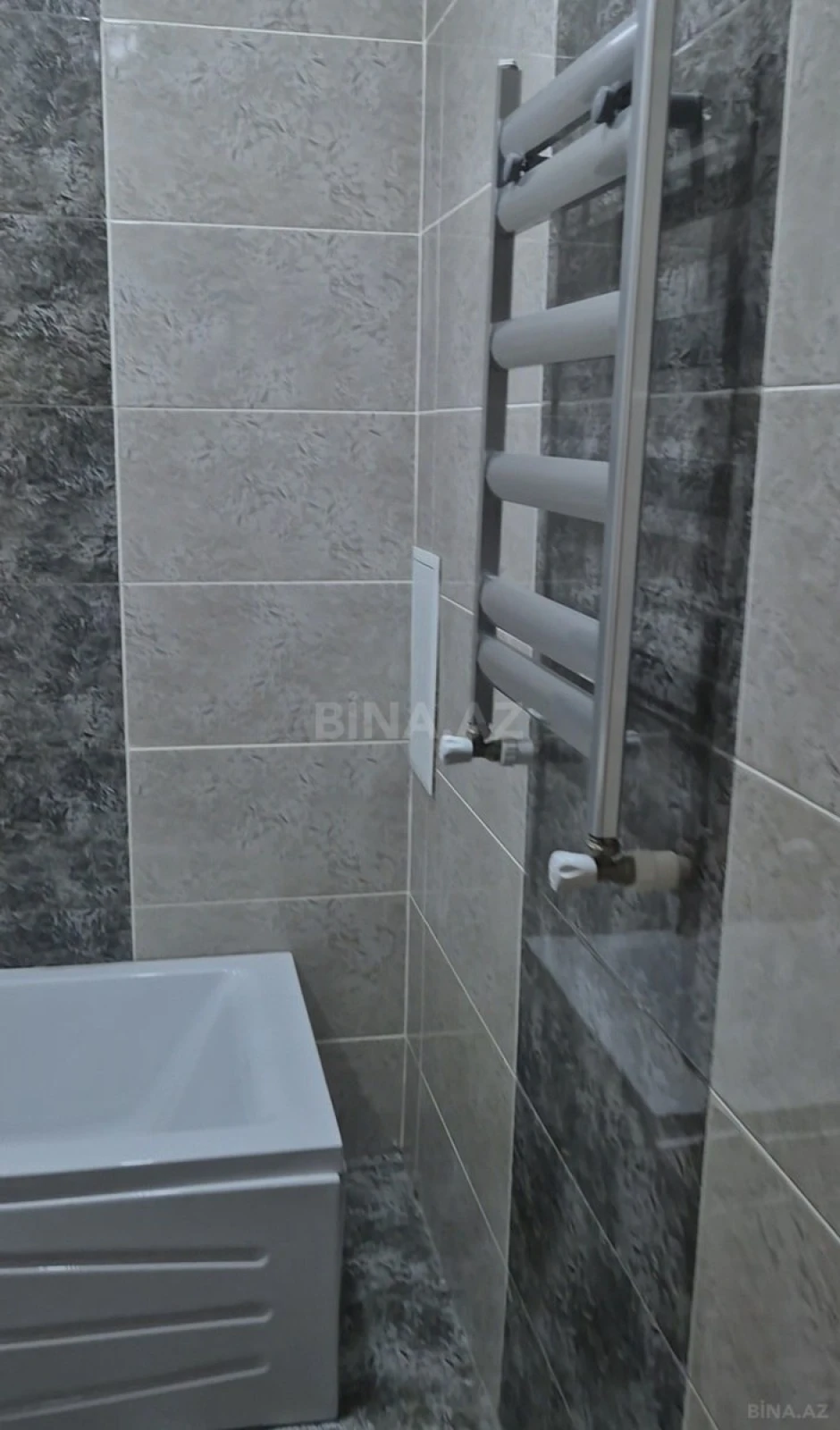 Satılır 2 otaqlı mənzil 83 m²