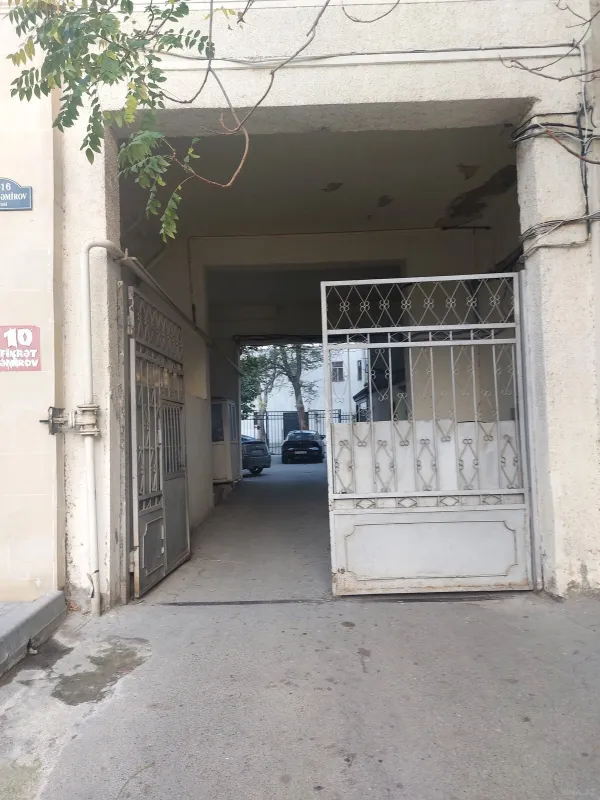 Satılır qaraj 20.4 m²