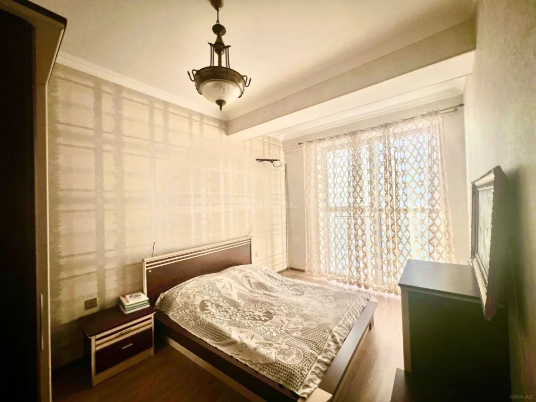Satılır 3 otaqlı mənzil 110 m²