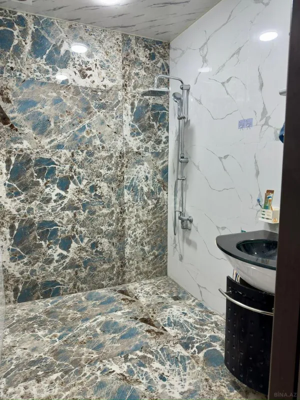 Satılır 3 otaqlı mənzil 140 m²