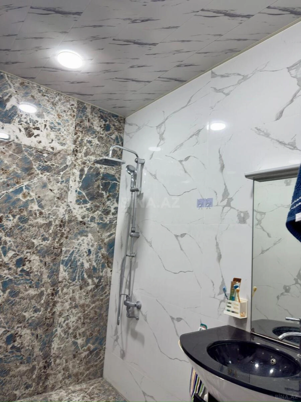 Satılır 3 otaqlı mənzil 140 m²