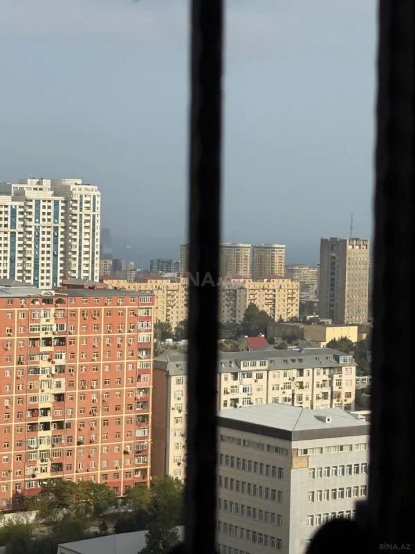 Satılır 3 otaqlı mənzil 140 m²