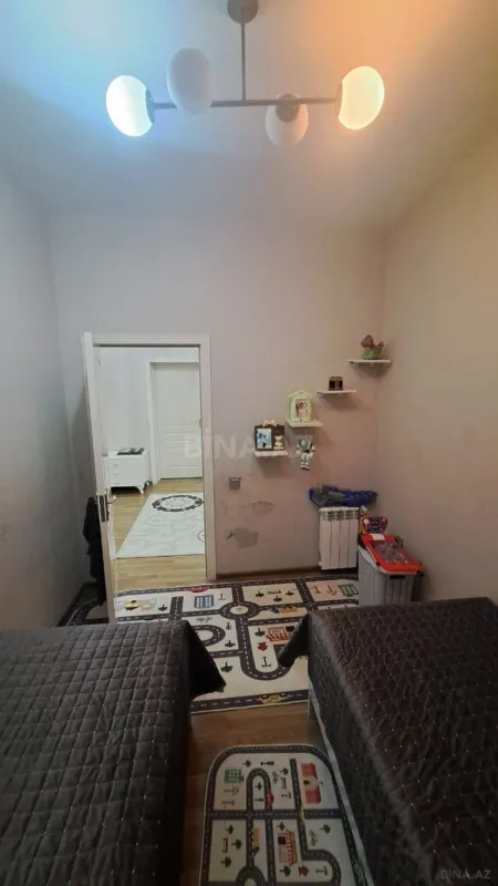 Satılır 4 otaqlı mənzil 125 m²