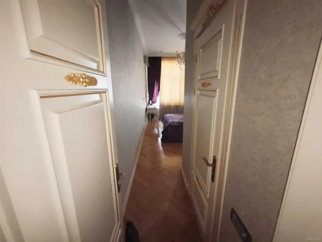 Kirayə verilir 5 otaqlı mənzil 221 m²