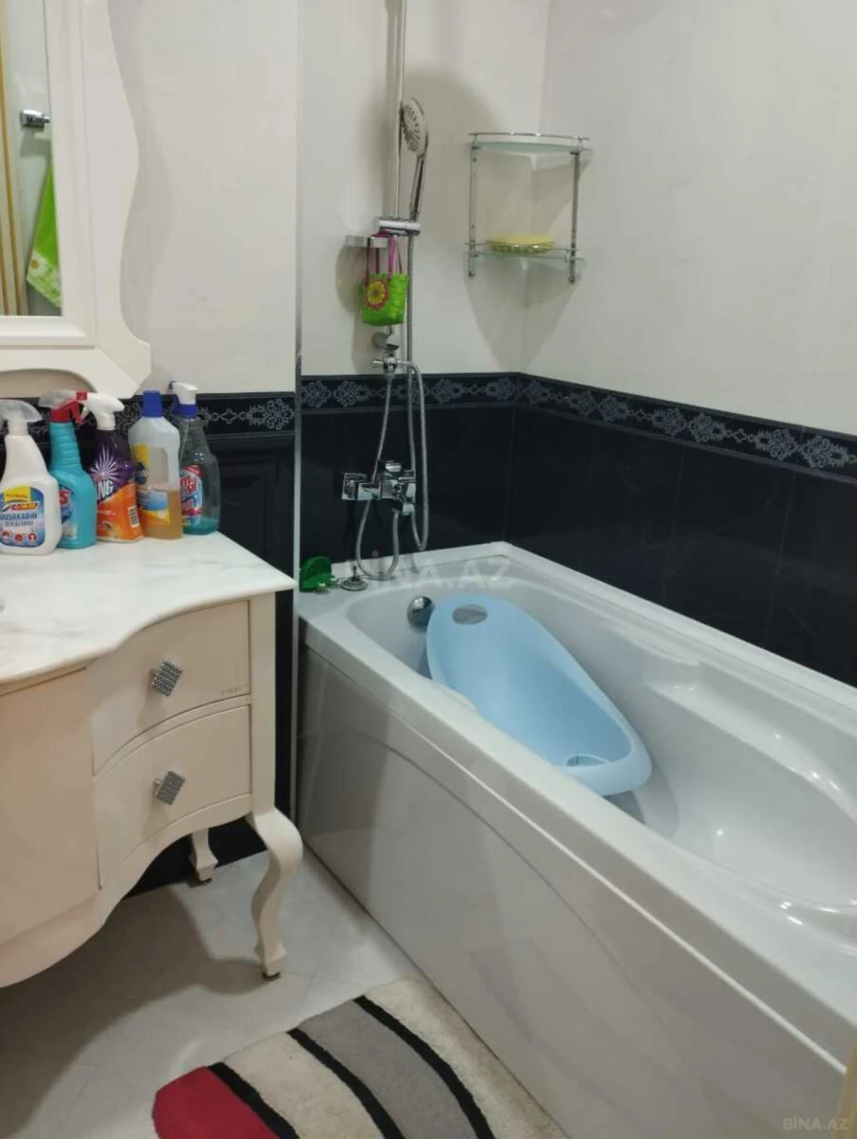 Kirayə verilir 5 otaqlı mənzil 221 m²