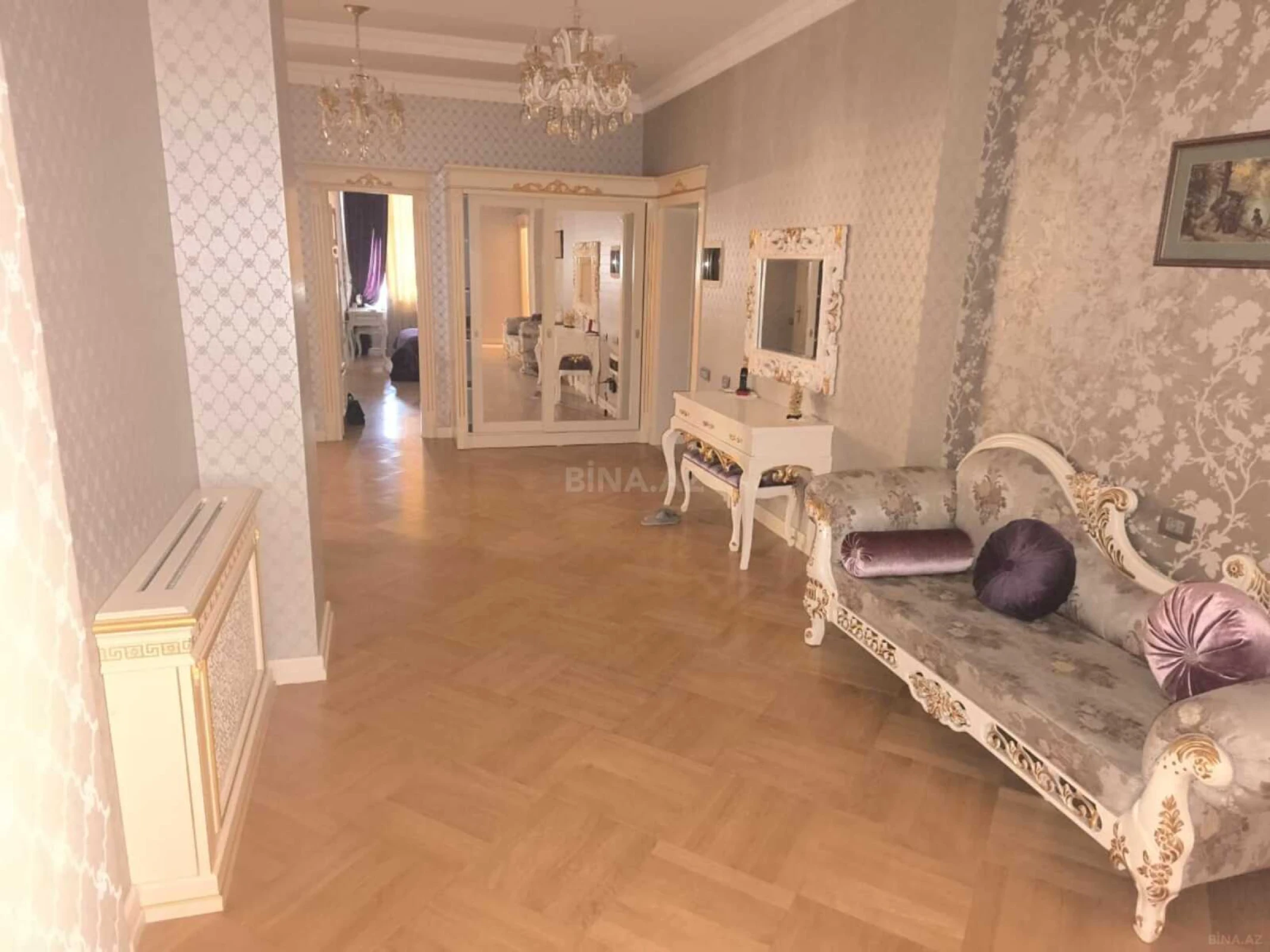 Kirayə verilir 5 otaqlı mənzil 221 m²