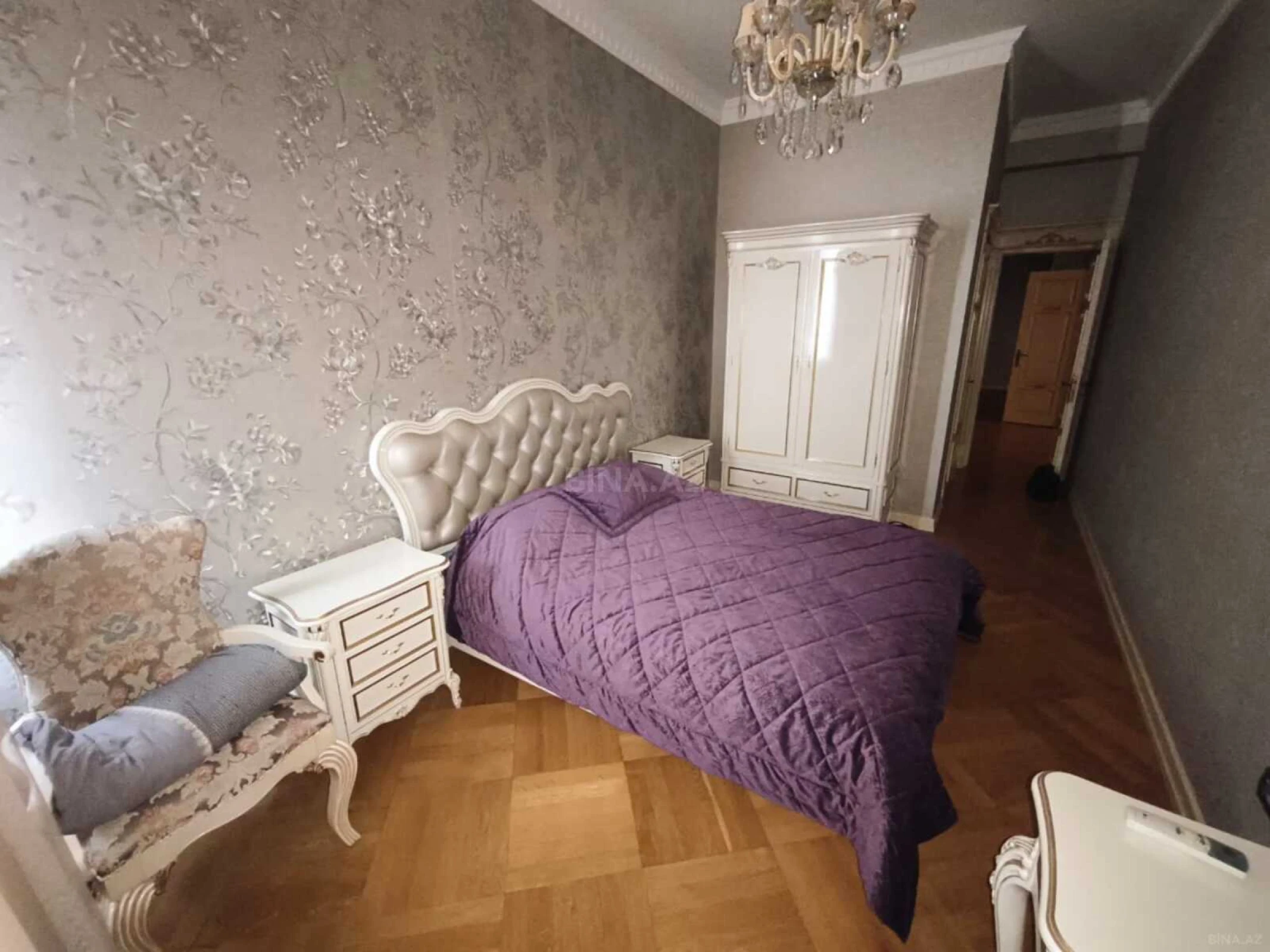 Kirayə verilir 5 otaqlı mənzil 221 m²