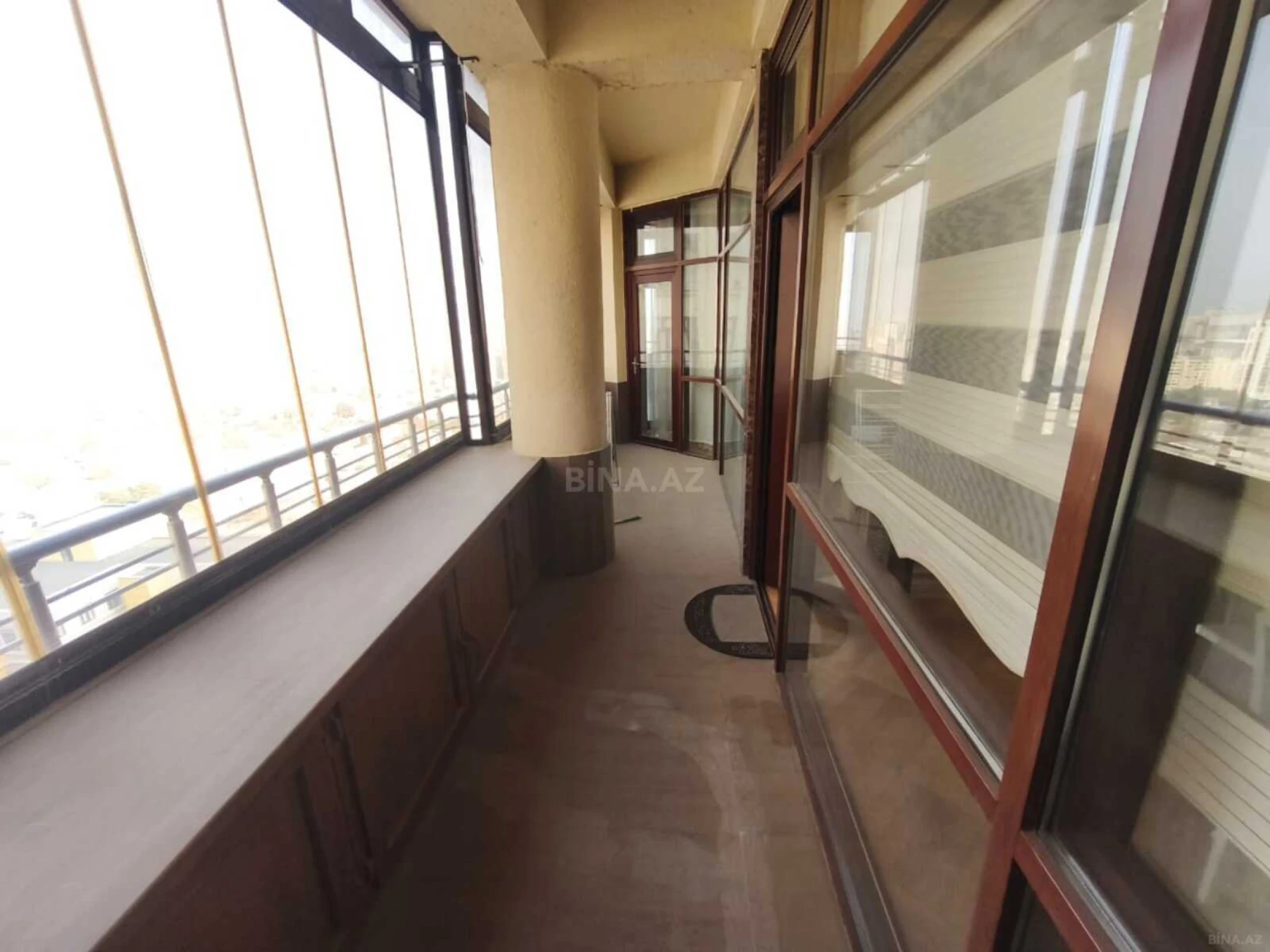 Kirayə verilir 5 otaqlı mənzil 221 m²