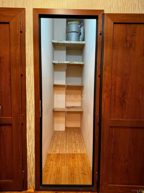 Satılır 4 otaqlı mənzil 130 m²