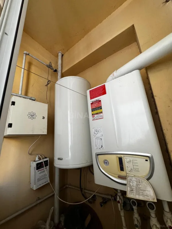 Satılır 4 otaqlı mənzil 130 m²