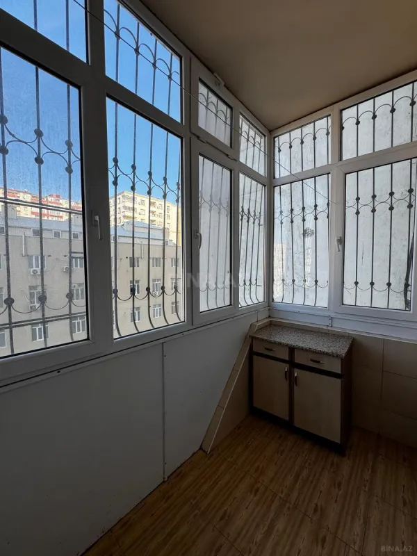 Satılır 4 otaqlı mənzil 130 m²