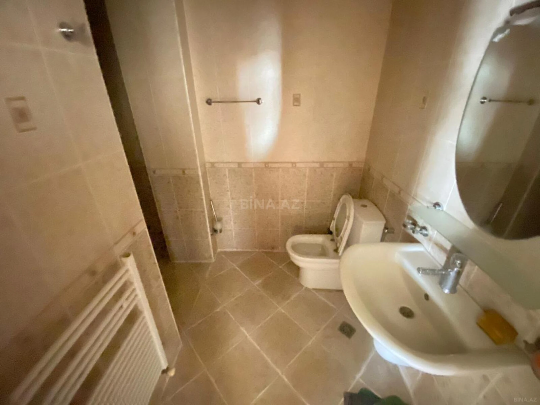 Satılır 7 otaqlı həyət evi 400 m²