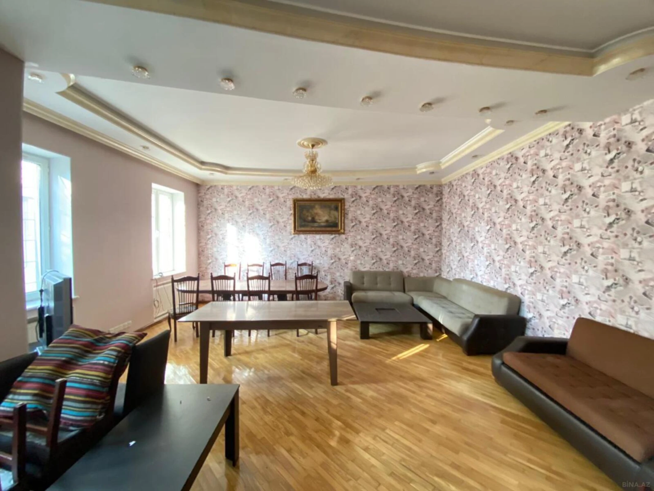 Satılır 7 otaqlı həyət evi 400 m²