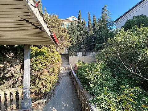 Satılır 7 otaqlı həyət evi 400 m²