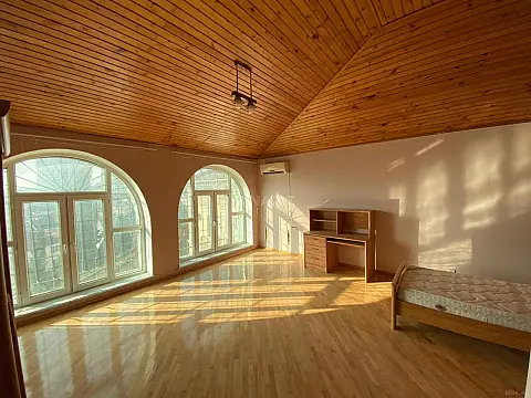 Satılır 7 otaqlı həyət evi 400 m²