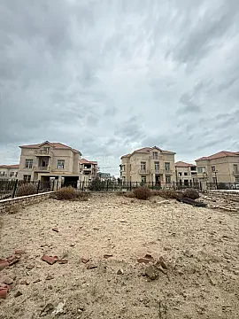 Satılır 8 otaqlı həyət evi 340 m²