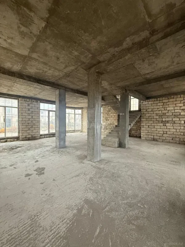 Satılır 8 otaqlı həyət evi 340 m²