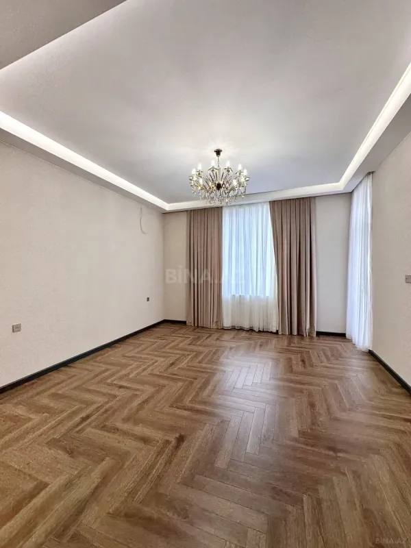 Satılır 6 otaqlı həyət evi 350 m²