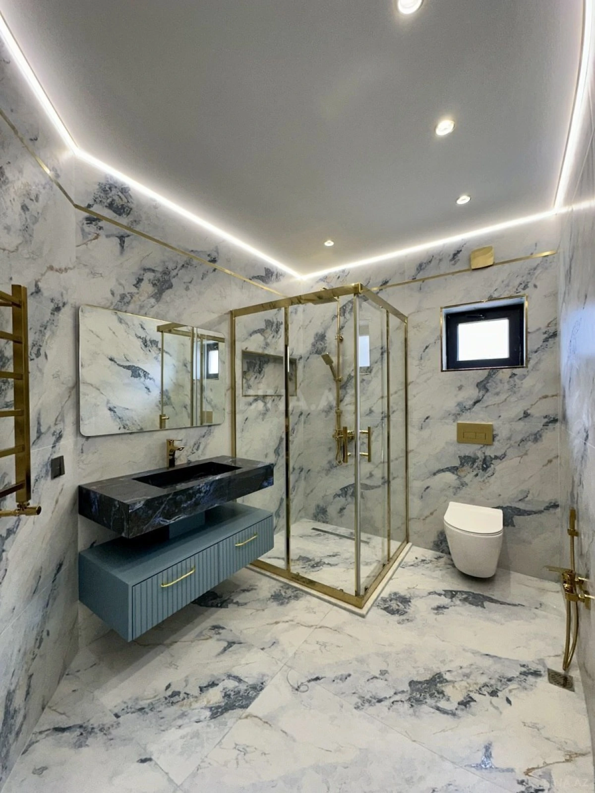 Satılır 6 otaqlı həyət evi 350 m²