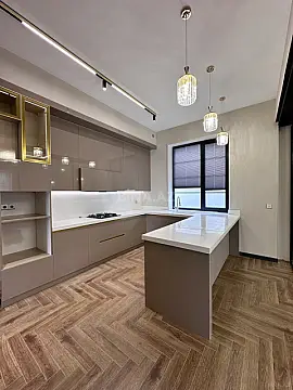 Satılır 6 otaqlı həyət evi 350 m²