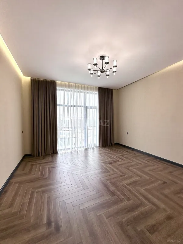 Satılır 6 otaqlı həyət evi 350 m²