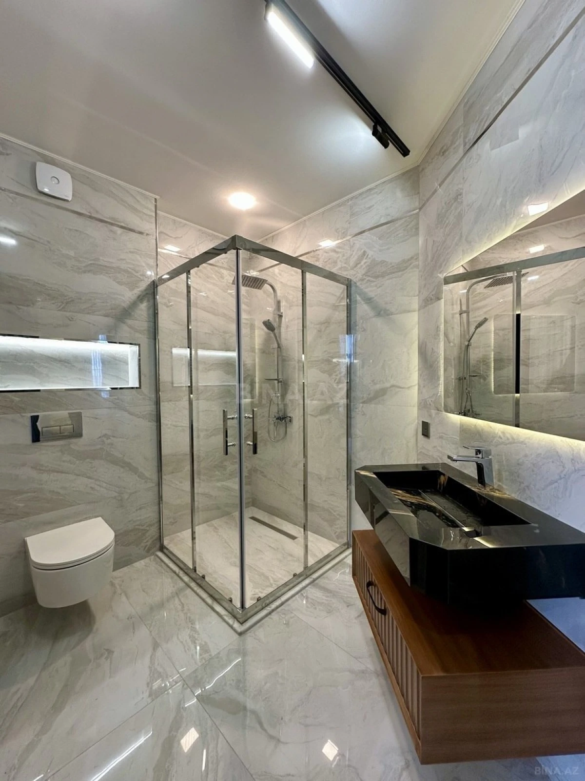 Satılır 6 otaqlı həyət evi 350 m²