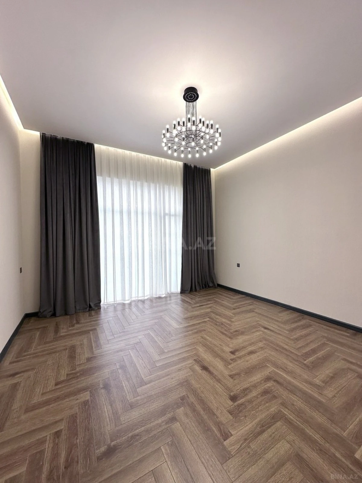 Satılır 6 otaqlı həyət evi 350 m²