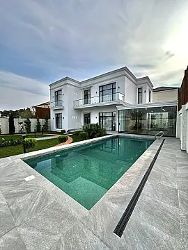 Satılır 6 otaqlı həyət evi 350 m²