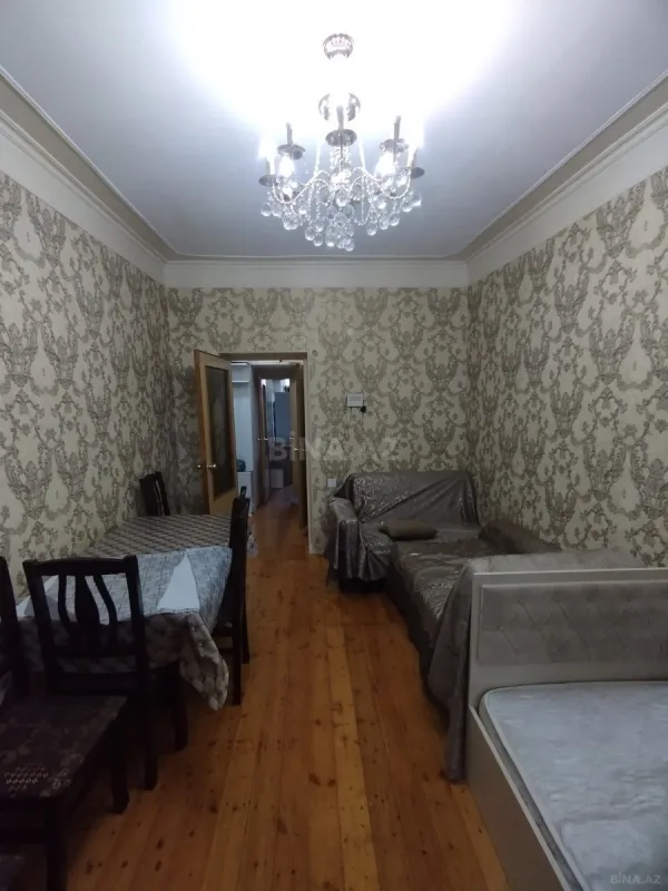 Kirayə verilir 2 otaqlı mənzil 65 m²