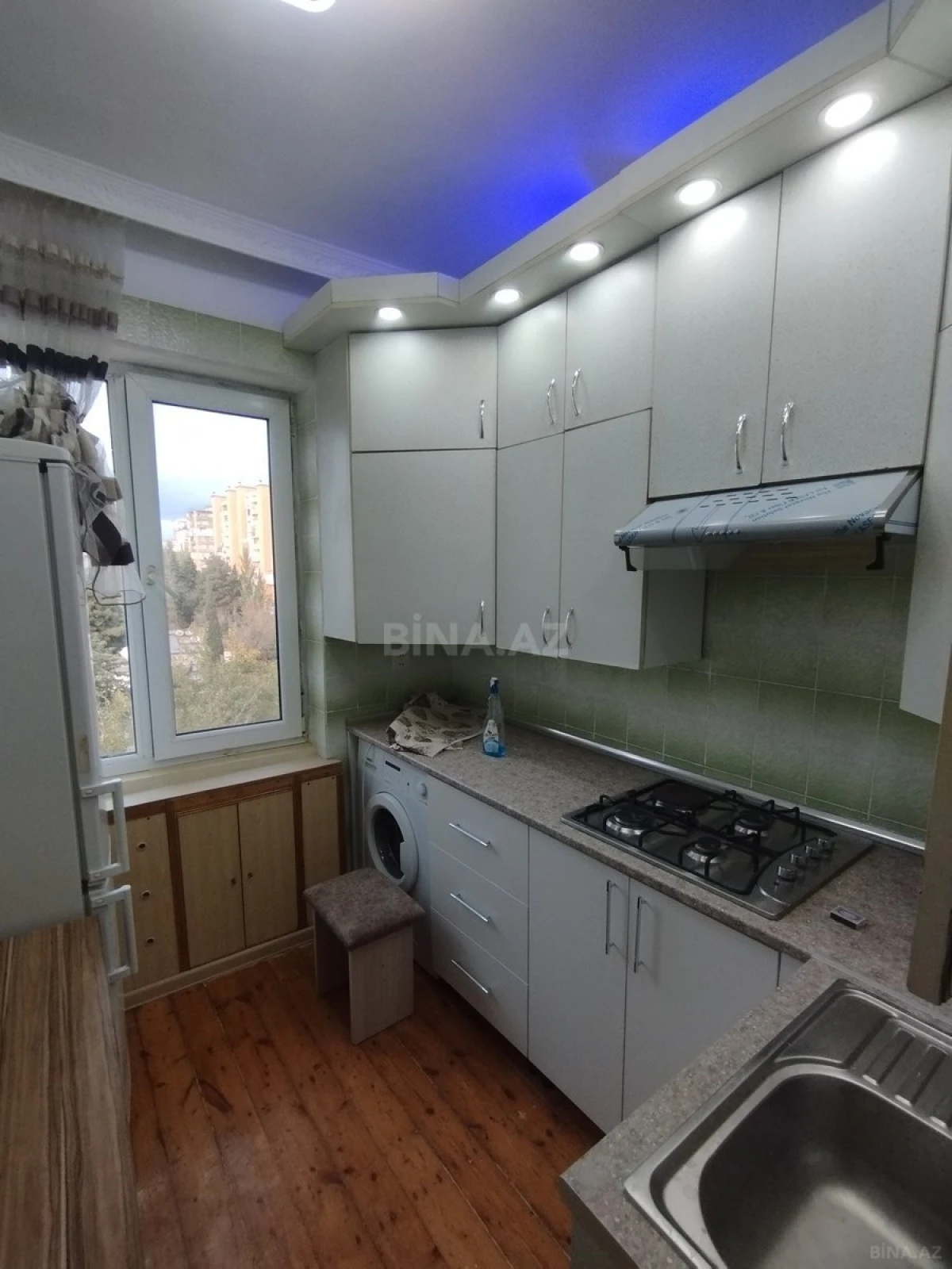 Kirayə verilir 2 otaqlı mənzil 65 m²