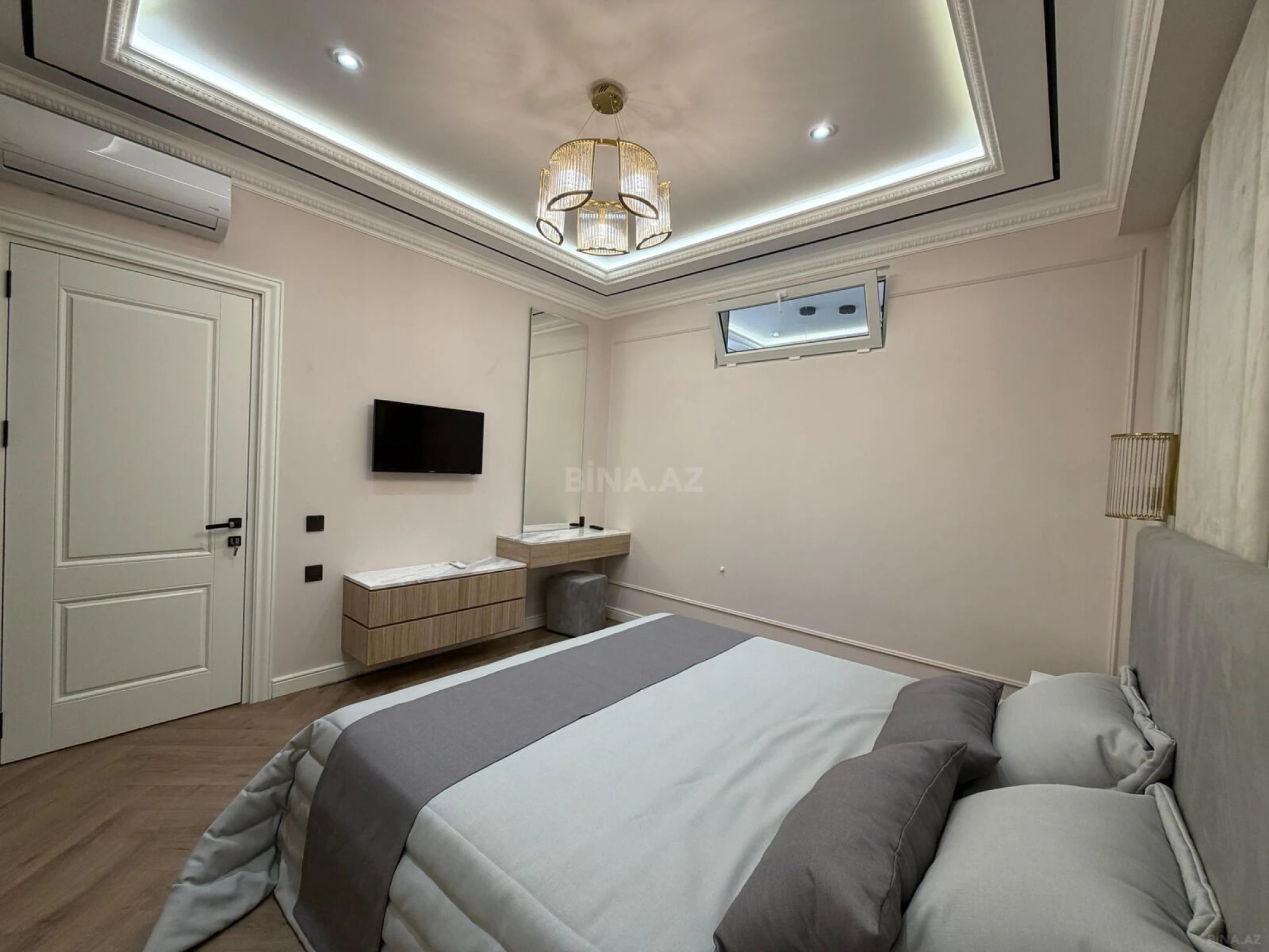 Satılır 4 otaqlı mənzil 167 m²