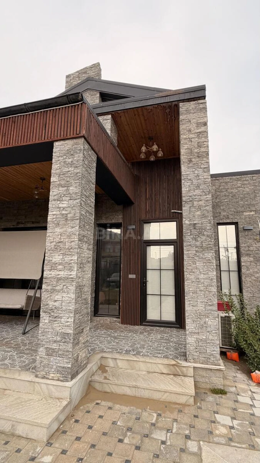 Satılır 4 otaqlı həyət evi 200 m²