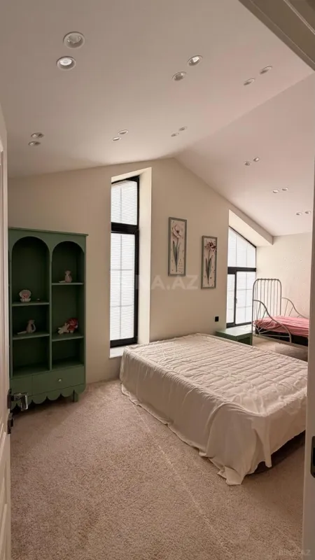 Satılır 4 otaqlı həyət evi 200 m²