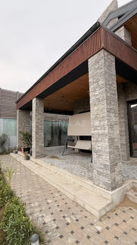 Satılır 4 otaqlı həyət evi 200 m²