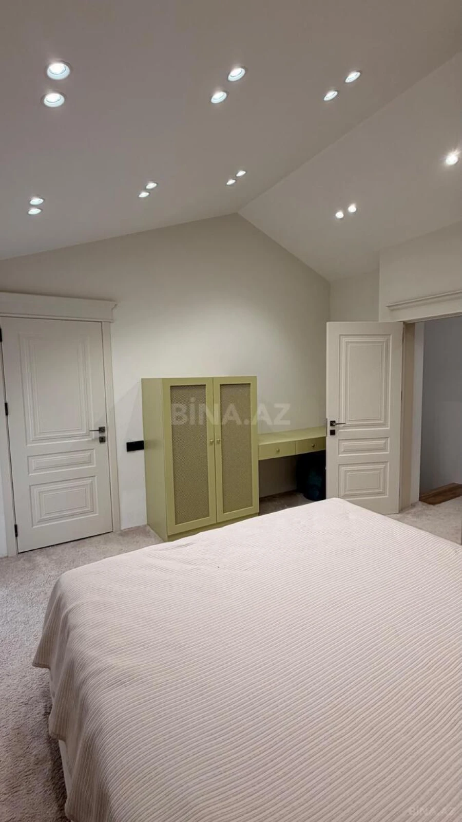 Satılır 4 otaqlı həyət evi 200 m²