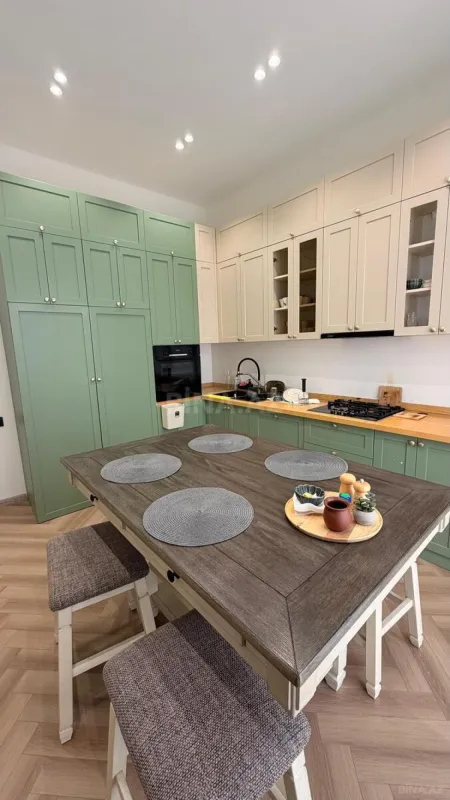 Satılır 4 otaqlı həyət evi 200 m²