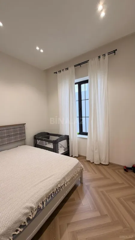 Satılır 4 otaqlı həyət evi 200 m²
