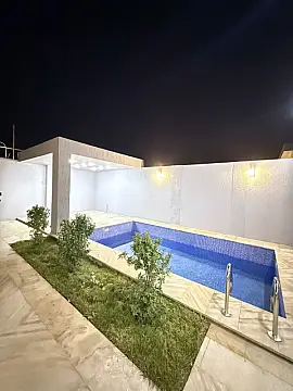 Satılır 4 otaqlı həyət evi 135 m²