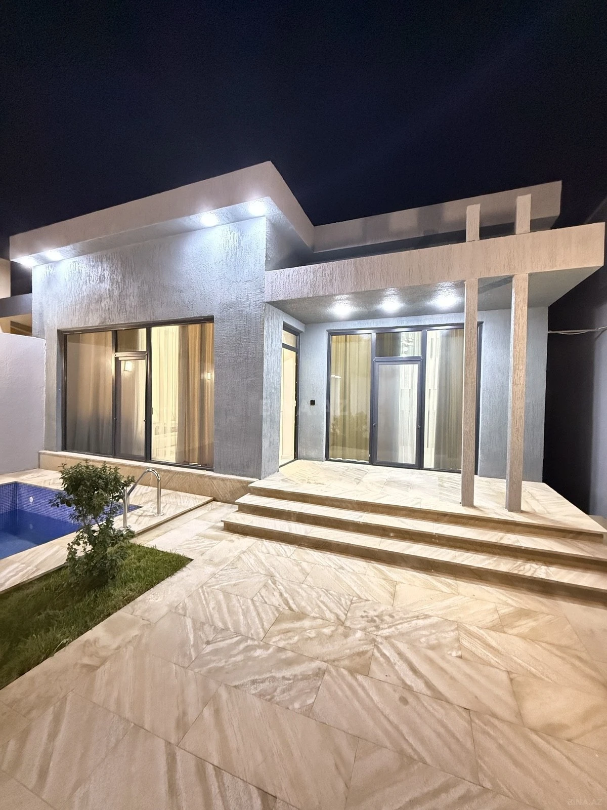 Satılır 4 otaqlı həyət evi 135 m²